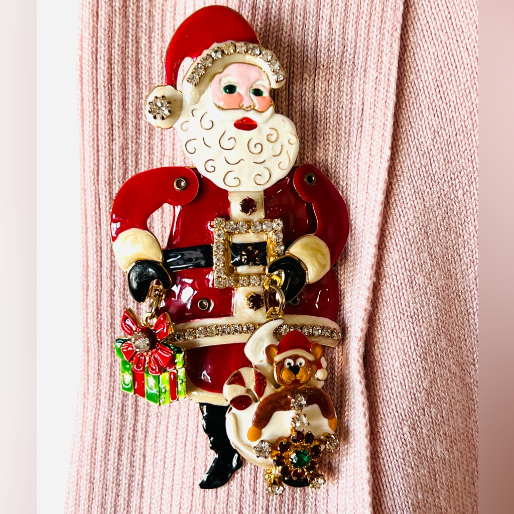 Lunch At The Ritz Santa Articulated BroochPendant 199$